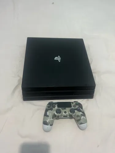 PS4 pro + 3 jogos