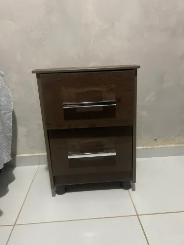 Vendo criado mudo