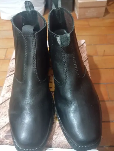 Vendo Botina Couro legítimo