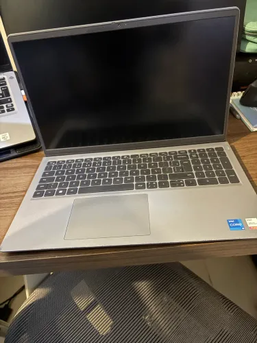 Notebook Dell Vostro 3520