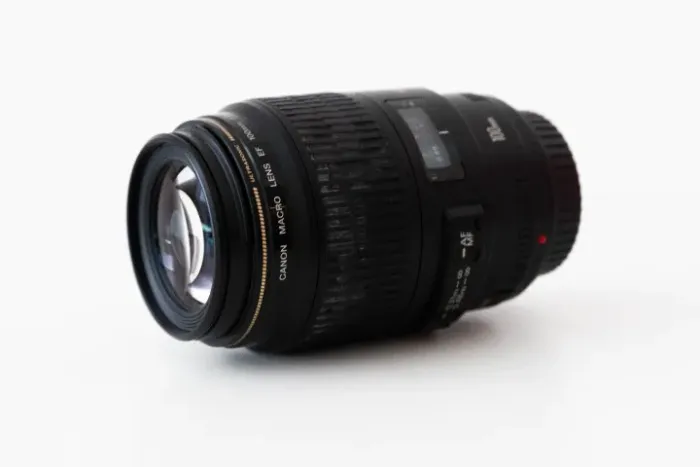 Lente Canon EF 100mm f/2.8 Macro USM - Macro 1:1