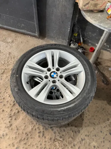 Jogo de rodas (4) com pneus originais BMW 320