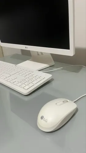 Computador LG All-in-One 22V28