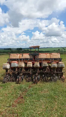 Plantadeira jumil 8 linha 