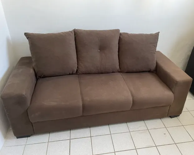 Sofá marrom 2 e 3 lugares 