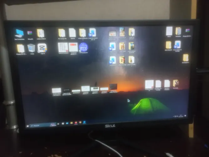 Monitor skul 23 polegadas em perfeito estado com entrada hdmi, cabos e nota fiscal