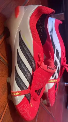 Chuteira Adidas Predator