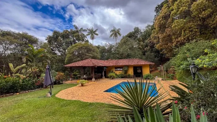 Chácara com 4 quartos à venda, 10000 m² por R$ 1.300.000 - Cruzeiro do Sul - Juiz de Fora/