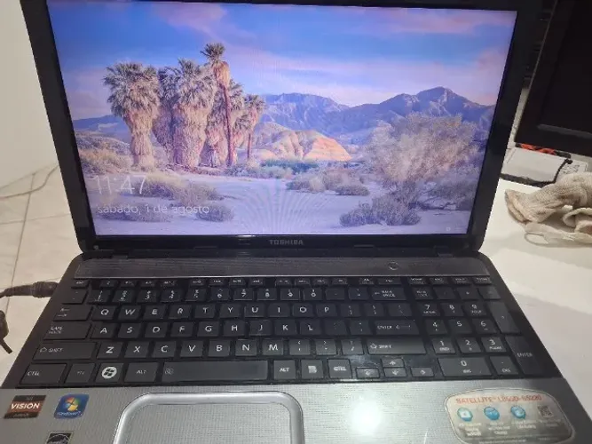 Notebook Toshiba com DEFEITO - Conserto ou Retirado de peças 