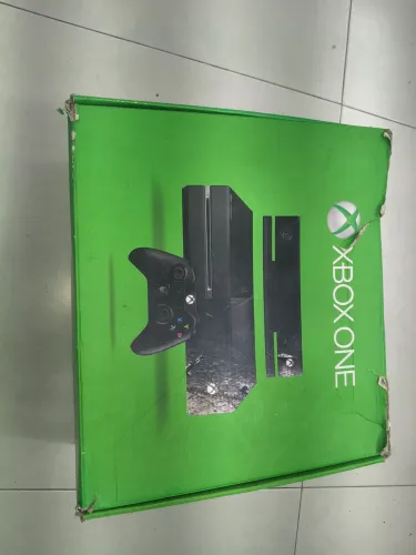 Vendo Xbox One FAT completo+ 5 jogos + controle novo
