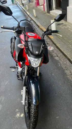Moto para pessoas exigentes nova zero apenas 6000 rodados
