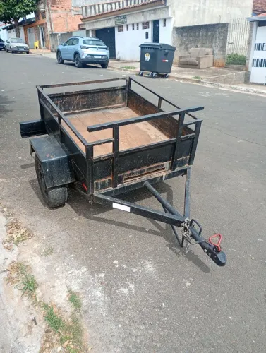 Vendo carretinha super resistente e boa p todo tipo de serviço