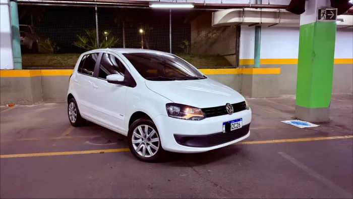 Volkswagen Fox 1.6 MI Total Flex 8V 5P 2013