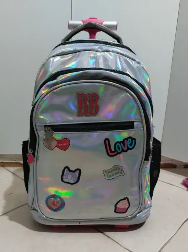 Mochila de Rodas Holográfica Oficial Rebecca Bonbon