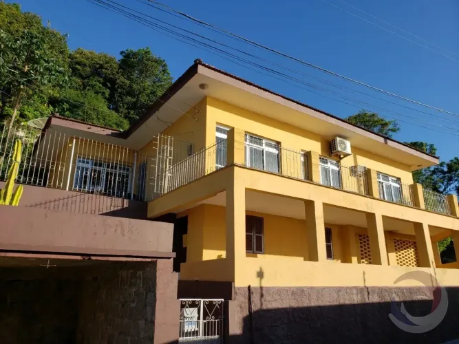 Casa para venda tem 300 metros quadrados com 3 quartos em José Mendes - Florianópolis - SC