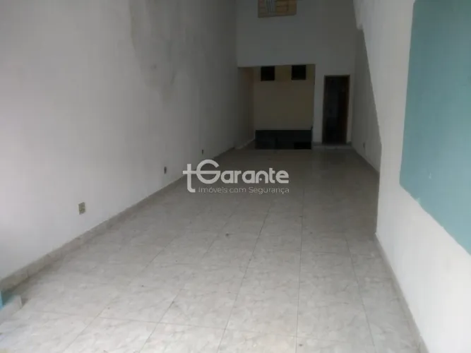 Excelente galpão para aluguel de 200m² no Parque Oratório, Santo André - SP