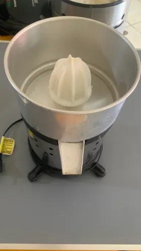 Espremedor de laranja industrial 