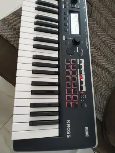 Teclado Korg Kross 2 - Impecável - Na caixa e com Pack de Programações