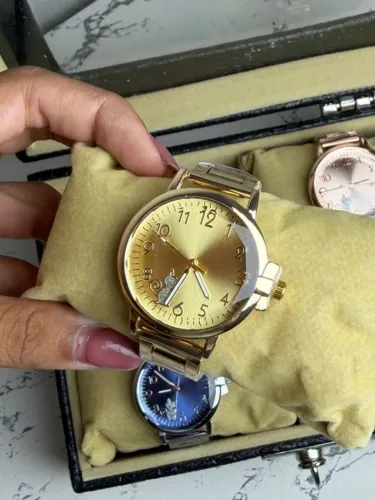 Relógio Dourado feminino 