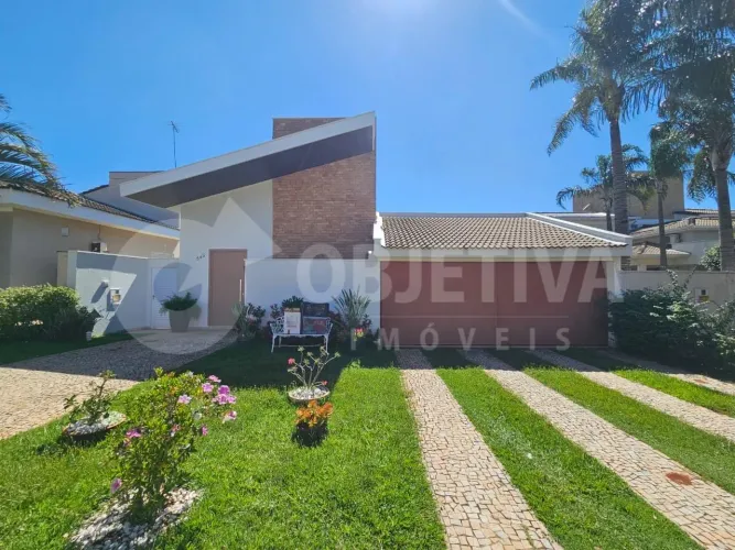 Casa Mobiliada em condomínio fechado para aluguel Condomínio Jardins Roma | Setor dos Jar