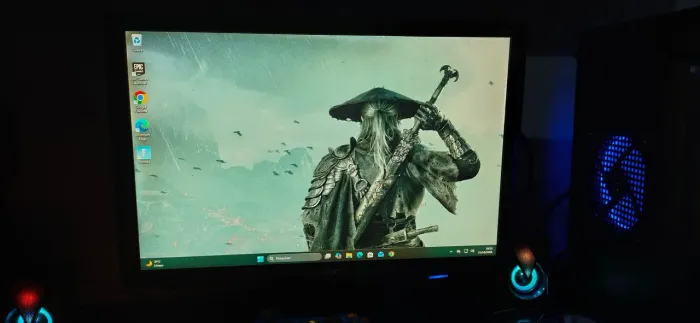 Vende-se monitor usado 