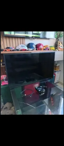 Tv 39 polegadas , não e led mais vai com o conversor pra vira esmart