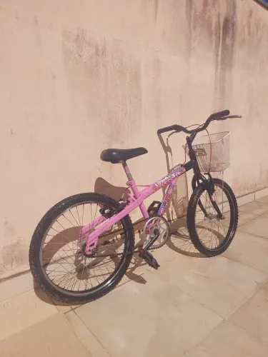 Bicicleta aro 20, ótimo estado de conservação.