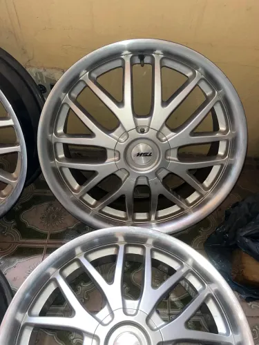 Rodas TSW Kyalami aro 20 Multi furos de 5