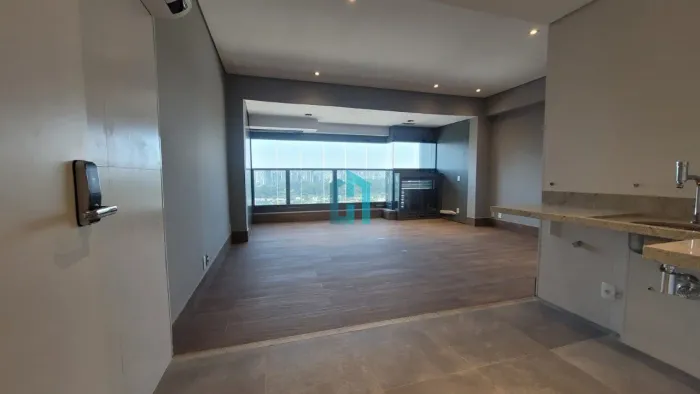 Studio novo à venda no Itaim Bibi, com 1 dorm, 1 banheiro, 1 vaga de garagem