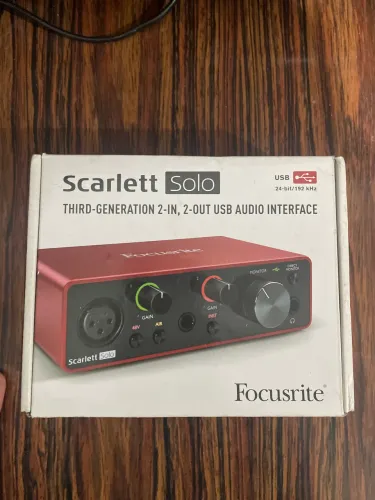 Scarlett solo nova 