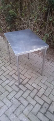 Mesa Bancada Inox 304 (0,80 compr x 0,60 larg x 0,85 alt)