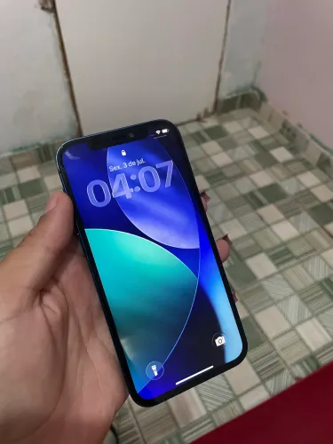 iPhone 12 azul 64GB funcionando perfeitamente bateria e tela novas !  