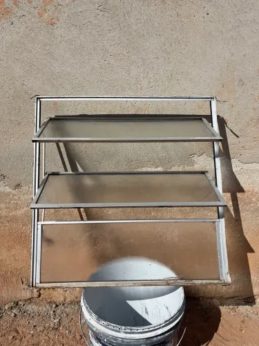 Janela basculante 60x60 usada