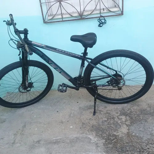 Vendo uma bicicleta aro 29 coLLi quadro de alumínio toda revisada 