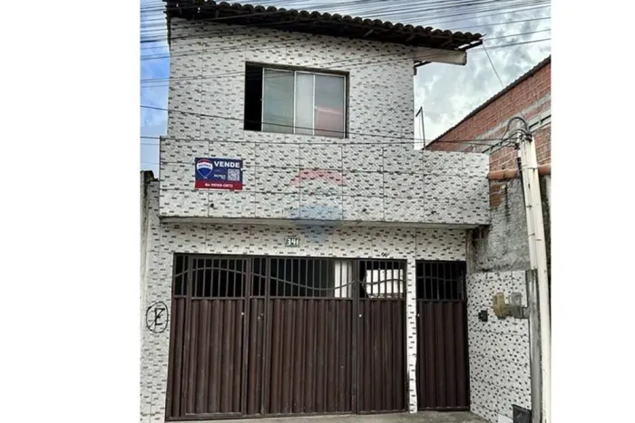 OPORTUNIDADE PARA MORAR OU INVESTIR EM FELIPE CAMARÃO