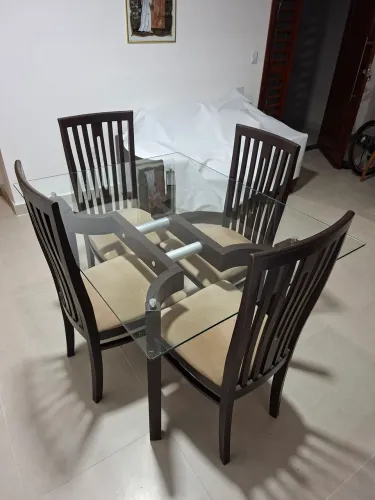 Vendo Mesa Marrom, superficie de vidro
