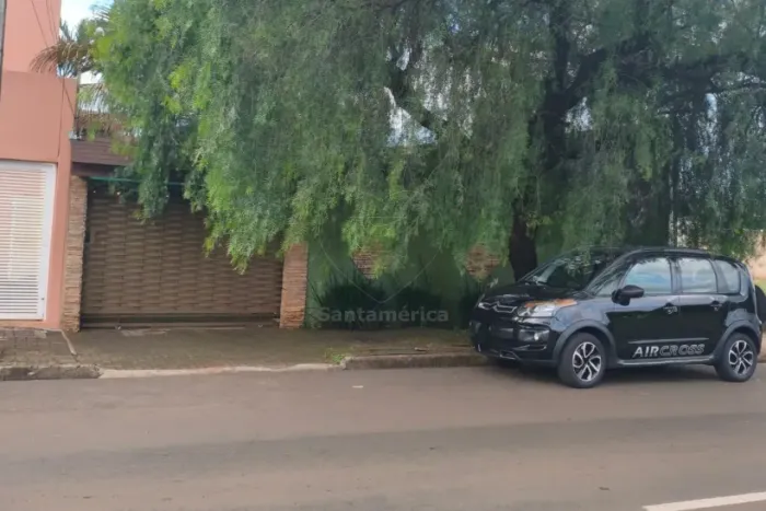 Casa para alugar com piscina e 2 quartos na Zona Leste de Londrina, próximo ao Aeroporto