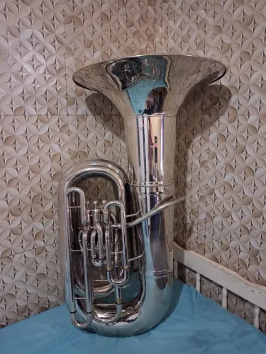 TUBA CONN 20J