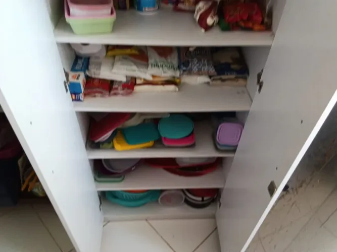Armário de 2 portas branco para guardar mantimentos ou louças