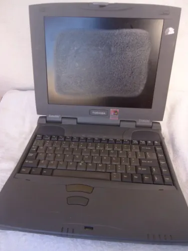 NOTEBOOK TOSHIBA ANTIGO