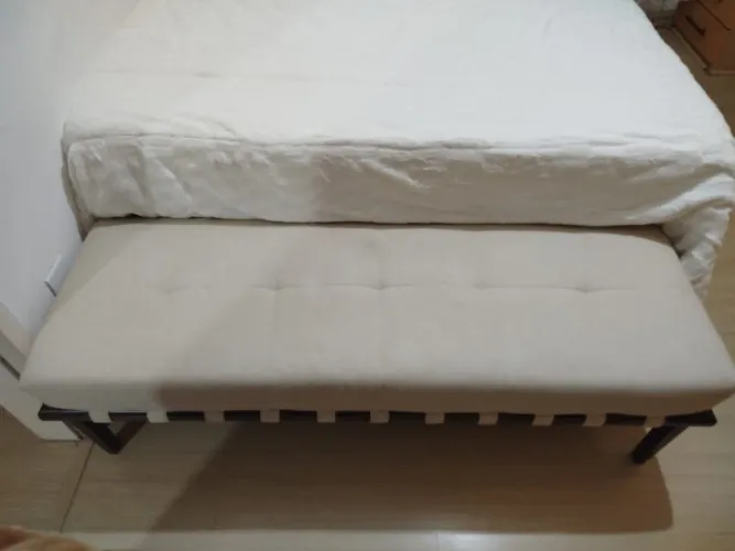 Pufe para utilizar nos pés da cama, sala, escritório e até mesmo varanda .