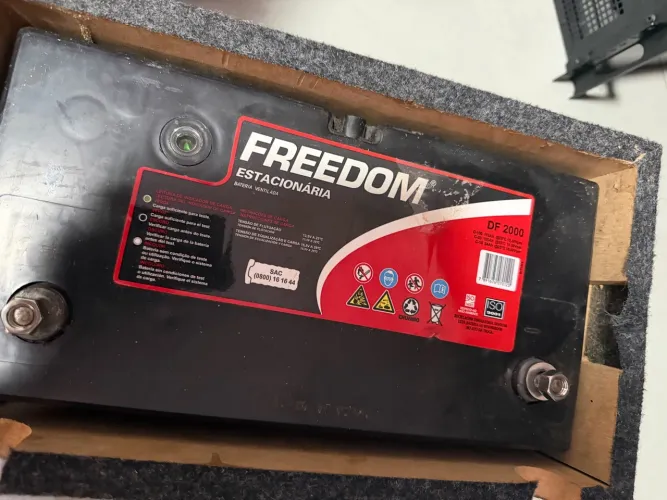 Bateria estacionária Freedom DF2000