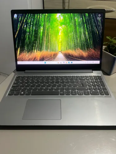 NOTEBOOK LENOVO i3, 8GB RAM E SSD 256GB - PERFEITO PARA ESTUDOS E TRABALHO