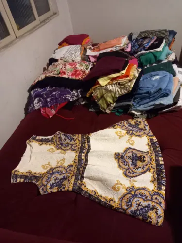 Lote 02- Roupas Feminina 141 peças 