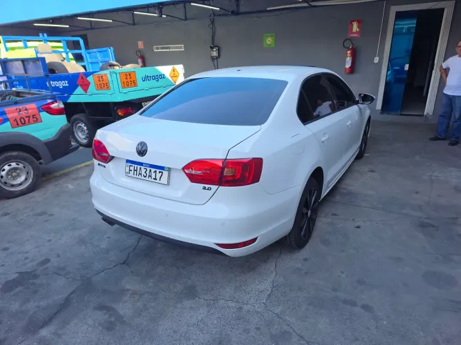 Volkswagen Jetta Comfortline 2.0 T.flex 8V 4P Tipt. 2013