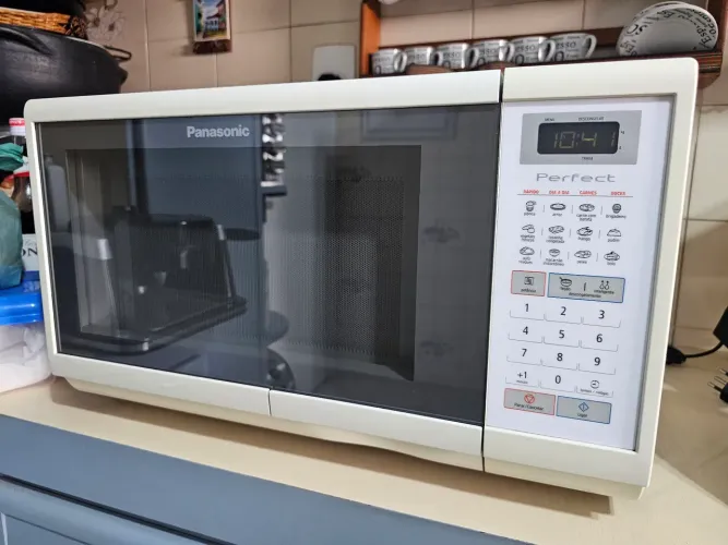Forno de Micro-ondas Panasonic 28L<br><br>modelo: NN-ST571WR