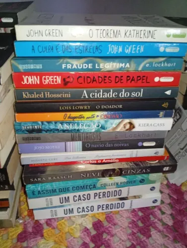 Livros na promoção 30 reais cada um, whats *