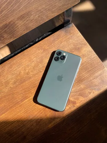 Vendo iPhone 11 Pro verde 64gb semi novo