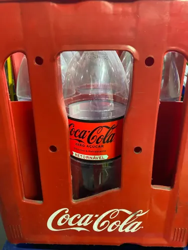 Caixa coca cola retornável 2l c 9 garrafas 