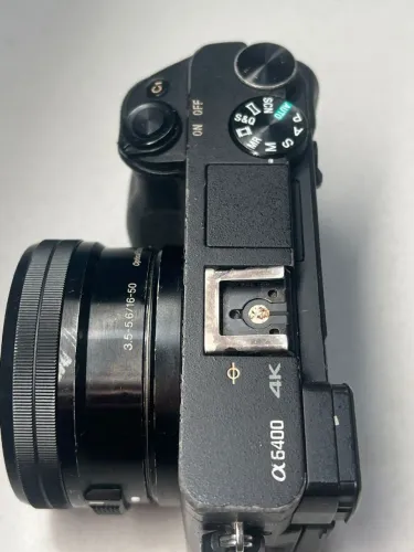 Sony A6400 + 16-50mm
